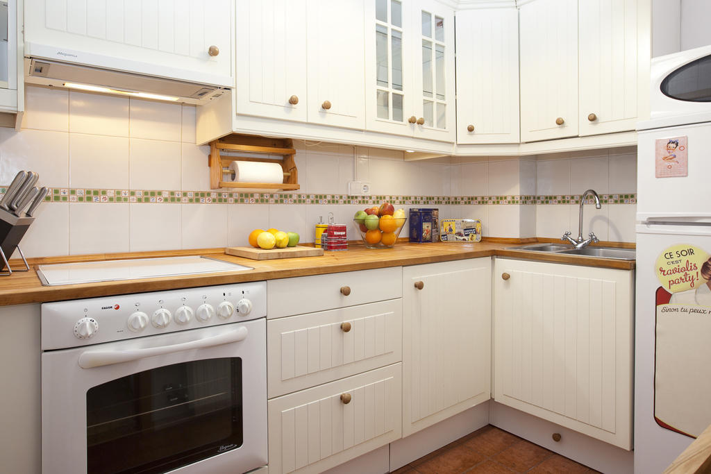 Atic Gaudi-Gracia Apartman Barcelona Szoba fotó